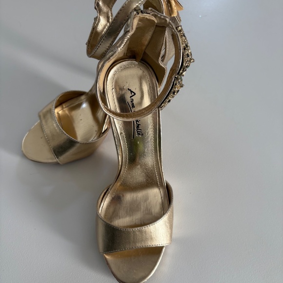 Shoes - Picture 2 of 3